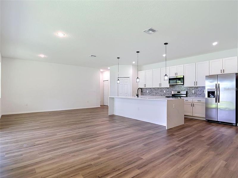 Spacious, unfurnished interior of a new home in , North Port (Image 26).