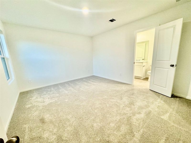 Spacious, unfurnished interior of a new home in Pinewood at Grand Texas, New Caney (Image 10).