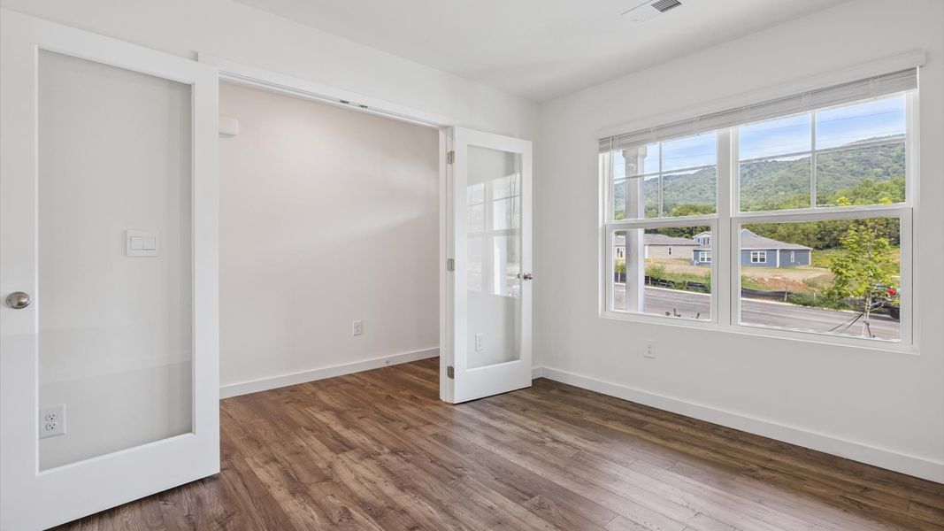 Image 19 of a home in Emory Creek.