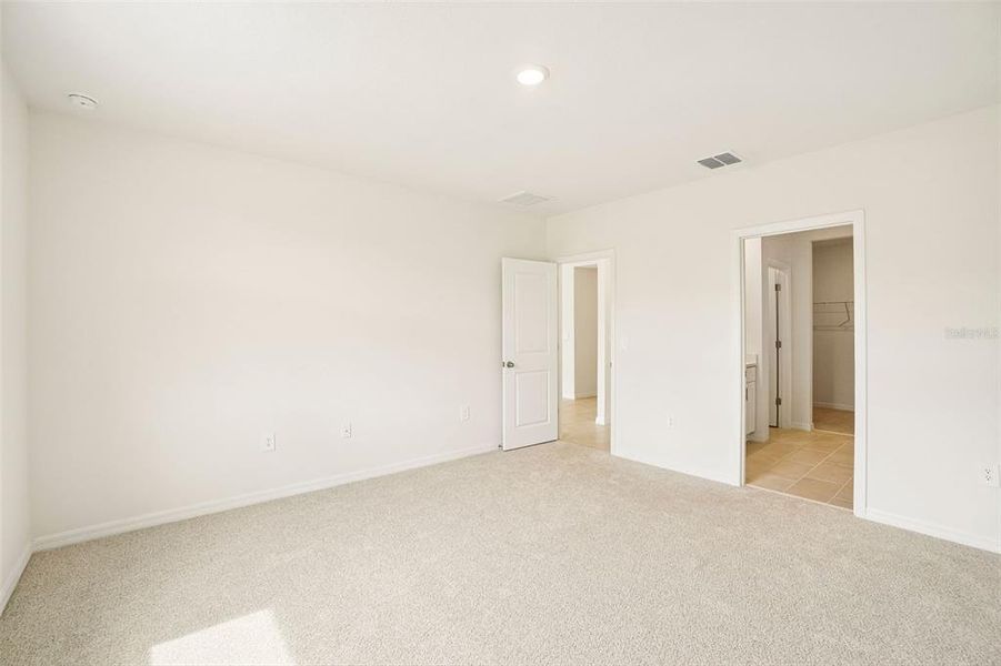 Spacious, unfurnished interior of a new home in Hilltop Vistas, Dade City (Image 27). Spacious, unfurnished interior of a new home in Hilltop Vistas, Dade City (Image 27).
