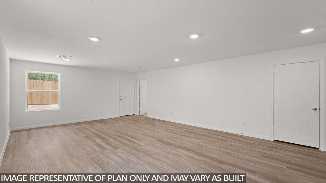 Spacious, unfurnished interior of a new home in , Conroe (Image 7).