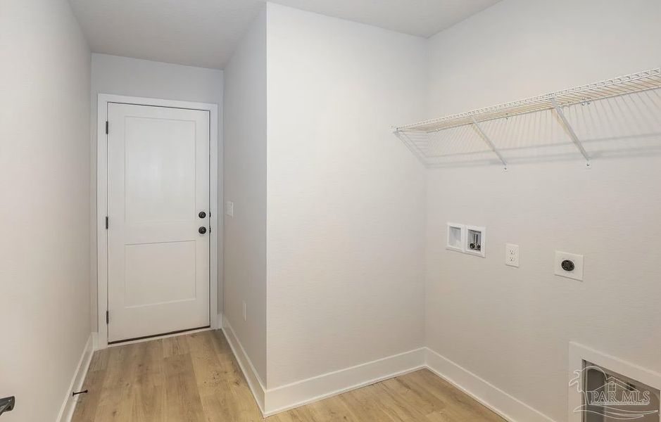 Spacious, unfurnished interior of a new home in Hidden Pines Estates, Milton (Image 17).