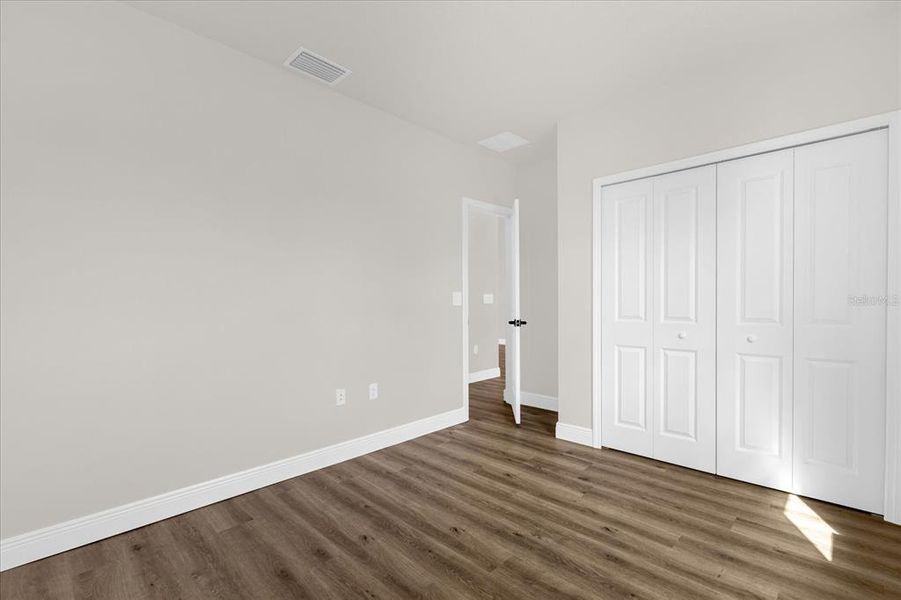 Spacious, unfurnished interior of a new home in , Summerfield (Image 14).