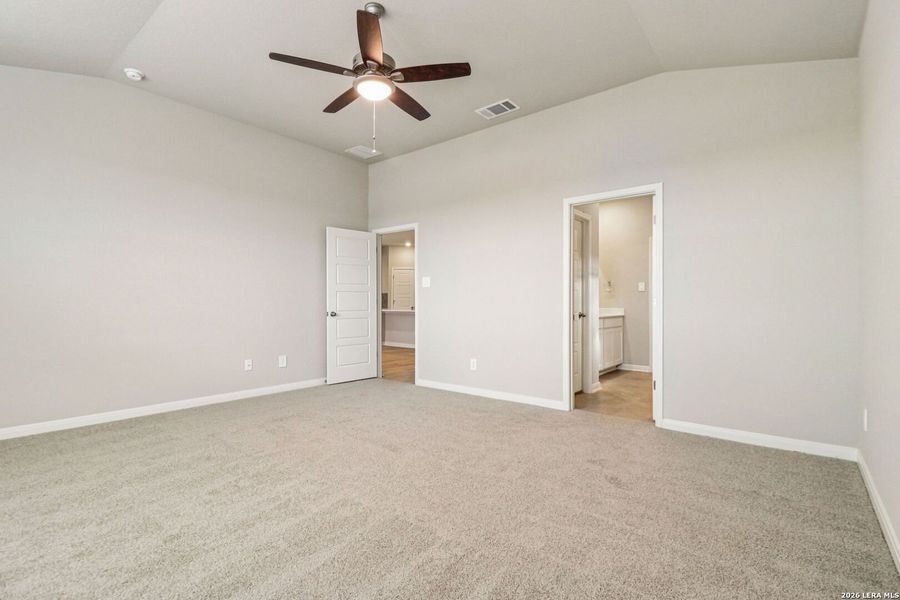 Spacious, unfurnished interior of a new home in Sagebrooke - Premier Series, San Antonio (Image 48).