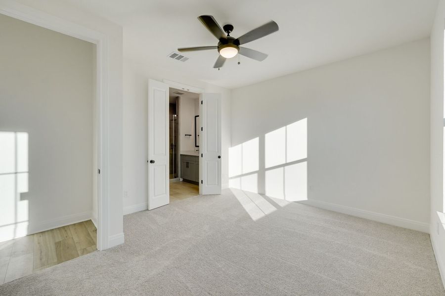 Spacious, unfurnished interior of a new home in The Porch at Du Pre, Buda (Image 6).