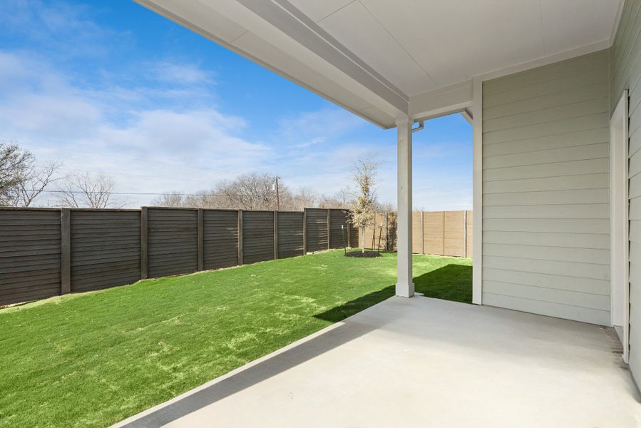 Exterior details and patio area of a home in Double Creek Crossing – Classic Series, Round Rock (Image 4).