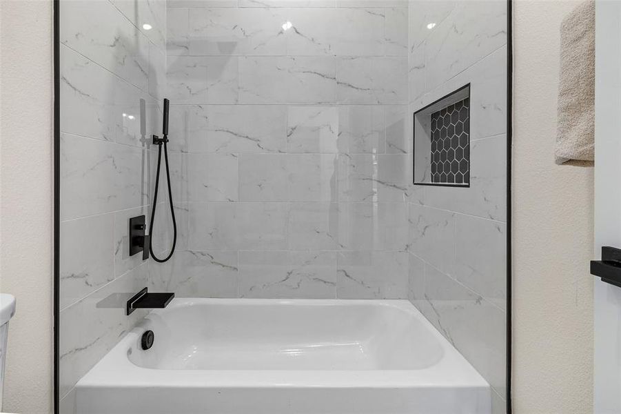 Close-up of interior finishes inside a home in , Granbury (Image 14).