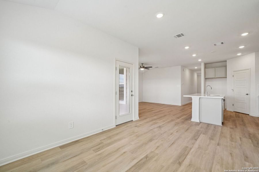 Spacious, unfurnished interior of a new home in Estancia Ranch - Premier Series, San Antonio (Image 31). Spacious, unfurnished interior of a new home in Estancia Ranch - Premier Series, San Antonio (Image 31).