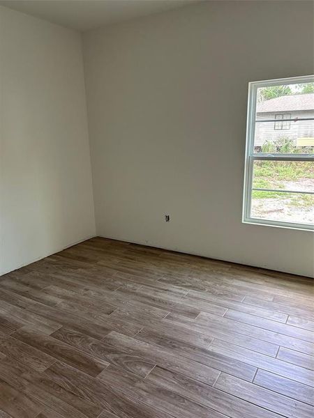 Spacious, unfurnished interior of a new home in , Oviedo (Image 3).