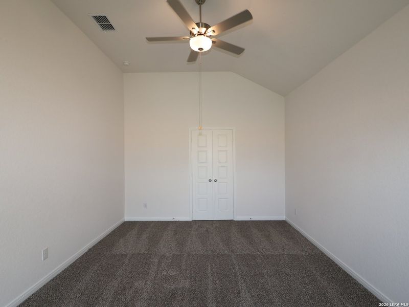 Spacious, unfurnished interior of a new home in Park Place, New Braunfels (Image 15).