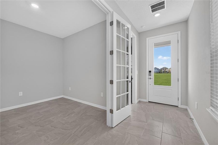 Spacious, unfurnished interior of a new home in Center Lake Ranch Community Group Page, St. Cloud (Image 31).