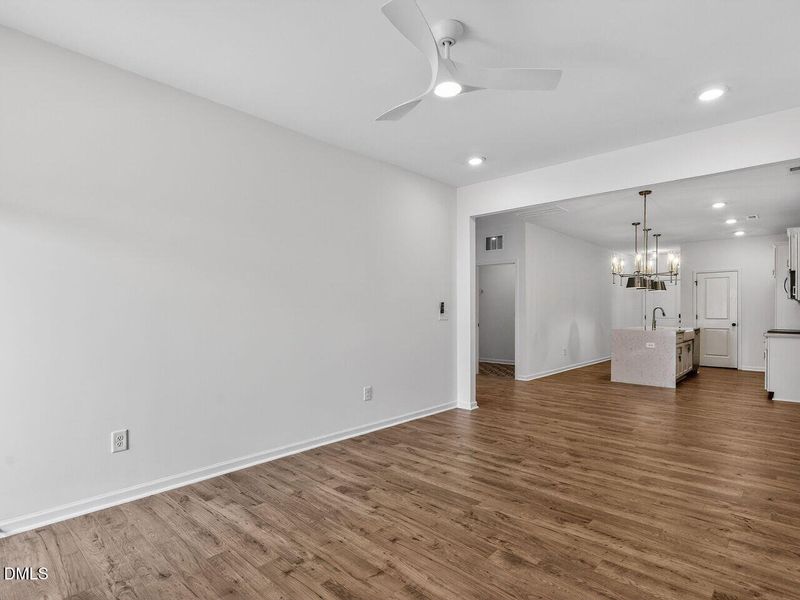 016-1280x960-family-room