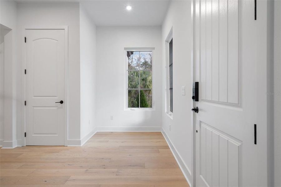 Spacious, unfurnished interior of a new home in Celebration - Island Village, Celebration (Image 28).