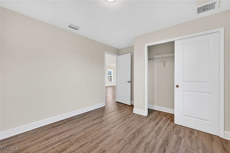 Spacious, unfurnished interior of a new home in Cape Coral, Cape Coral (Image 13).