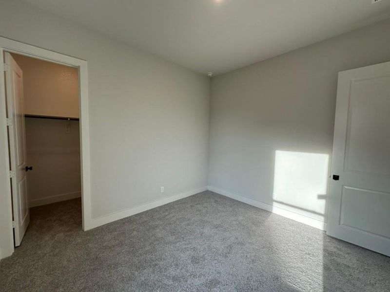 Spacious, unfurnished interior of a new home in , Leonard (Image 17).