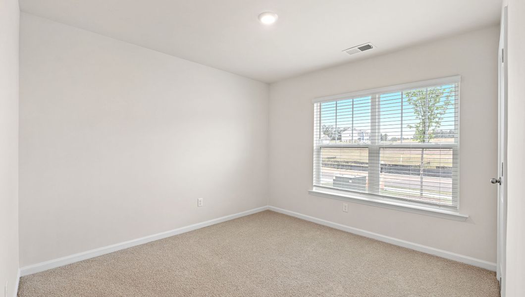 Spacious, unfurnished interior of a new home in Treemont Commons, Wellford (Image 16).