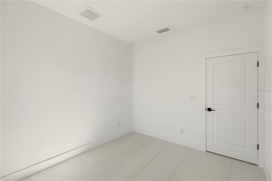 Spacious, unfurnished interior of a new home in , North Port (Image 27).