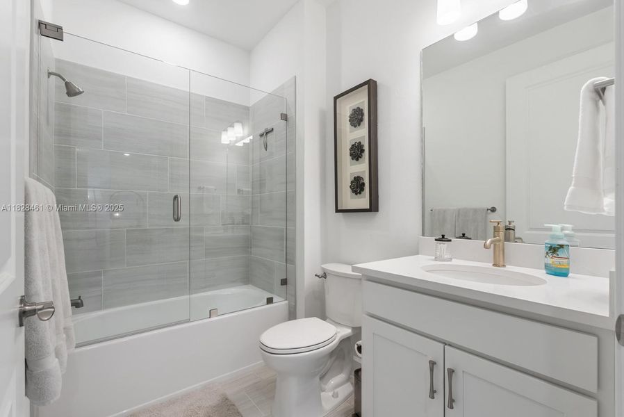 Furnished interior view inside a new home in Del Webb Naples, Ave Maria (Image 7).