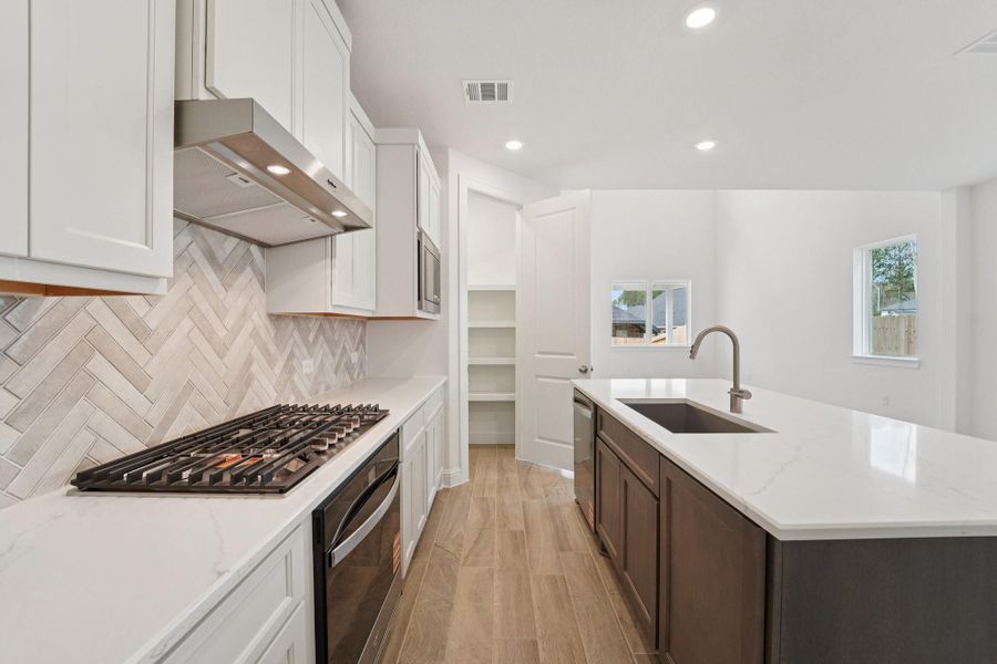 Furnished interior view inside a new home in Woodhavyn 40', Magnolia (Image 8).