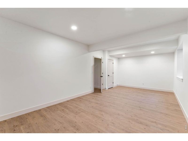 Spacious, unfurnished interior of a new home in , Windsor (Image 38).