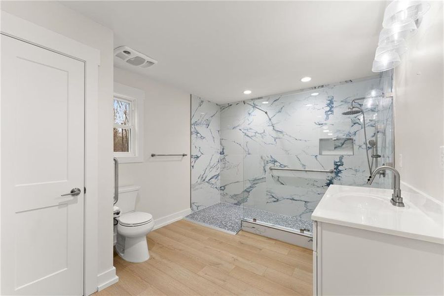 Furnished interior view inside a new home in , Gainesville (Image 4).