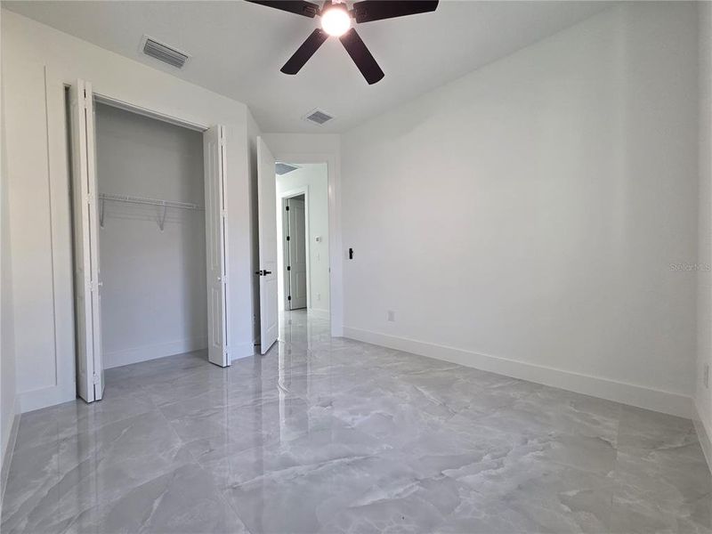 Spacious, unfurnished interior of a new home in , Tampa (Image 19).