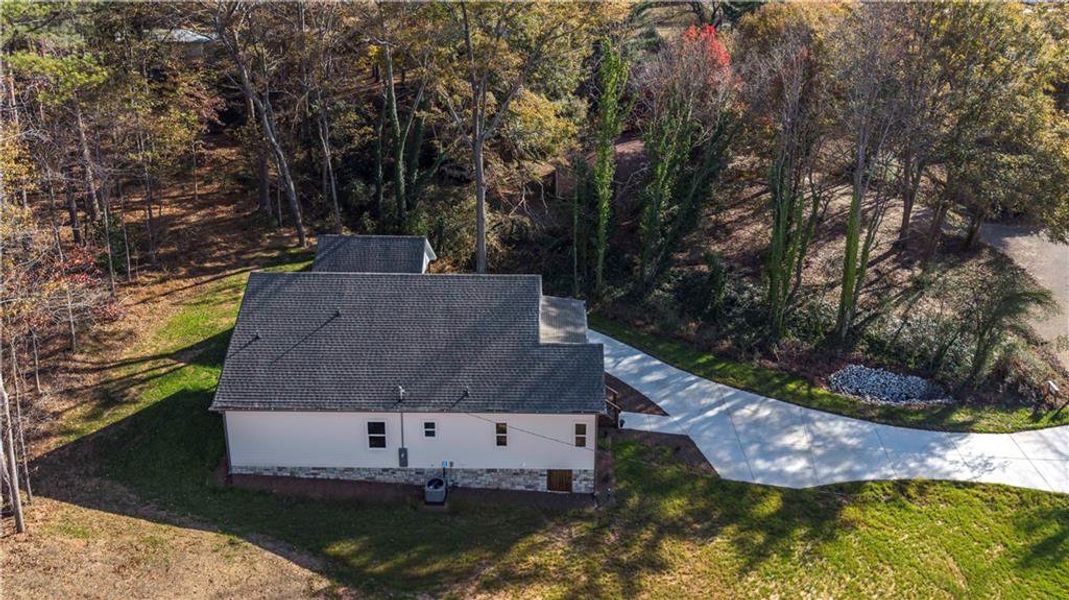 Image 40 of a home in .