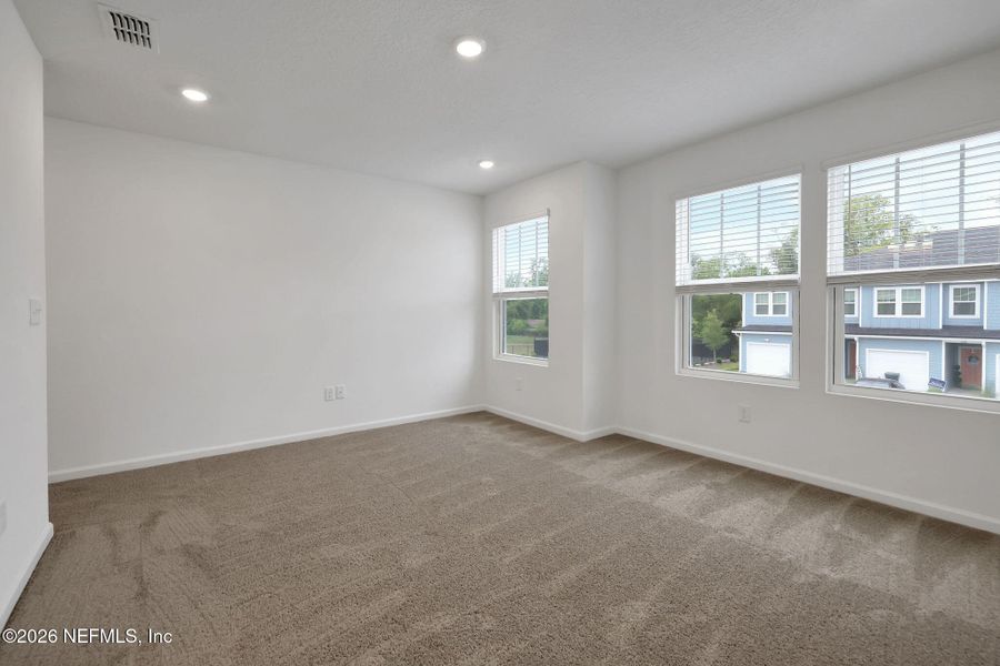 Spacious, unfurnished interior of a new home in , Jacksonville (Image 34).