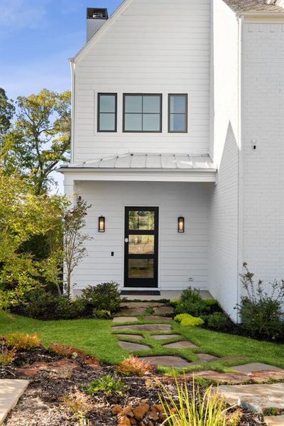 Front exterior of a new home in , Malakoff, TX, highlighting curb appeal (Image 18). Front exterior of a new home in , Malakoff, TX, highlighting curb appeal (Image 18).