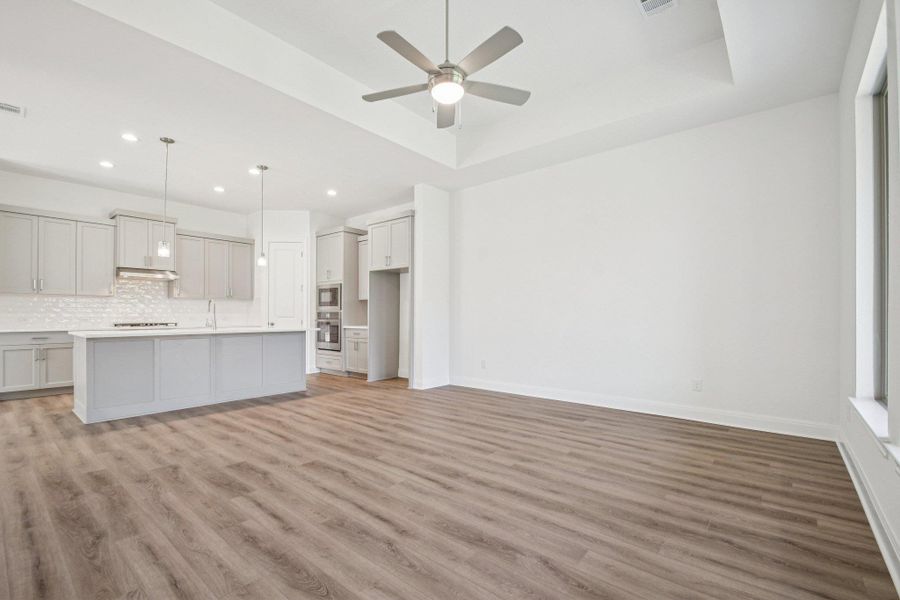 Spacious, unfurnished interior of a new home in 6 Creeks, Kyle (Image 24).