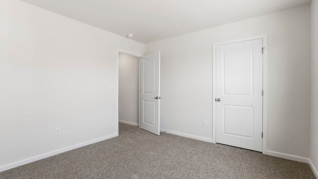 Spacious, unfurnished interior of a new home in Sage Grove, Lyman (Image 33).