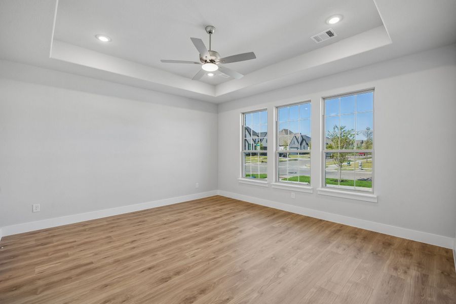 Spacious, unfurnished interior of a new home in Dove Hollow, Waxahachie (Image 17). Spacious, unfurnished interior of a new home in Dove Hollow, Waxahachie (Image 17).