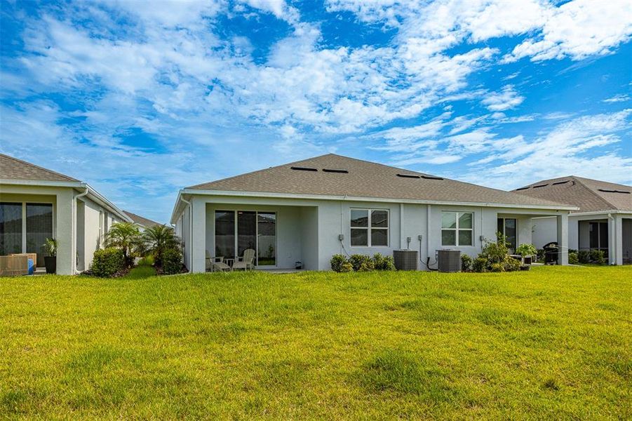 Exterior details and patio area of a home in Star Farms at Lakewood Ranch, Bradenton (Image 19).