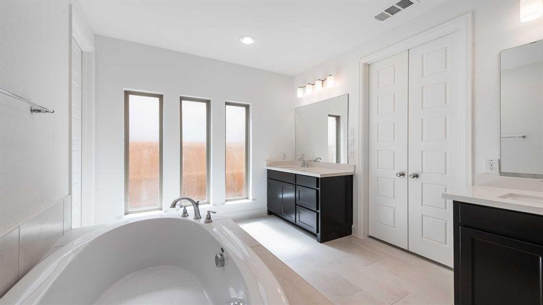 Furnished interior view inside a new home in Mosaic 50', Celina (Image 14). Furnished interior view inside a new home in Mosaic 50', Celina (Image 14).