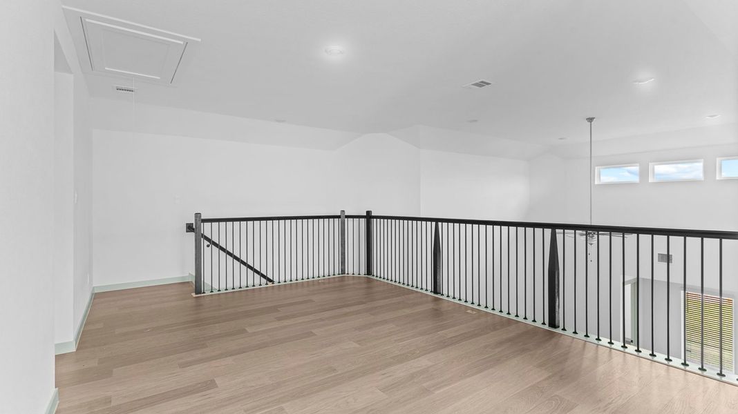 Spacious, unfurnished interior of a new home in Alexander, Pearland (Image 10).