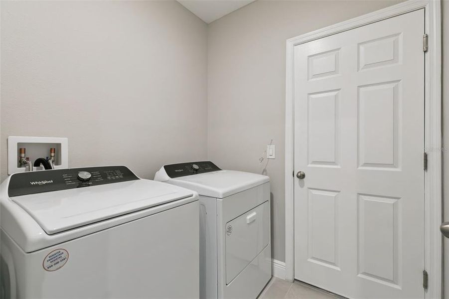 Close-up of interior finishes inside a home in , Daytona Beach (Image 19).