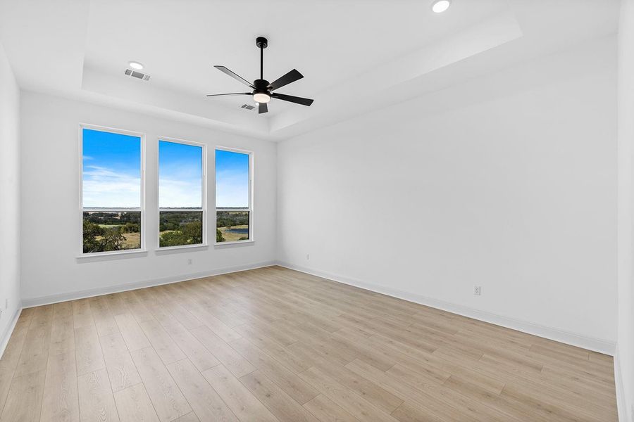 Spacious, unfurnished interior of a new home in Lariat - 80', Liberty Hill (Image 32).