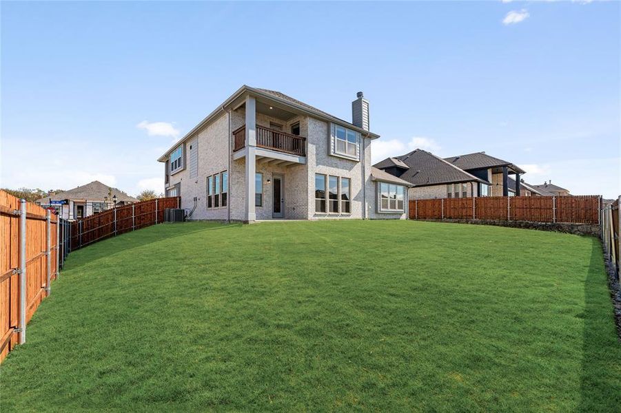 Exterior details and patio area of a home in Ridgepoint, Midlothian (Image 25).