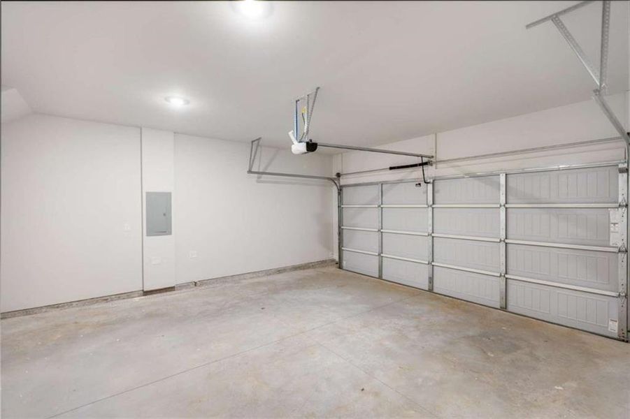 Spacious, unfurnished interior of a new home in , Conyers (Image 23).