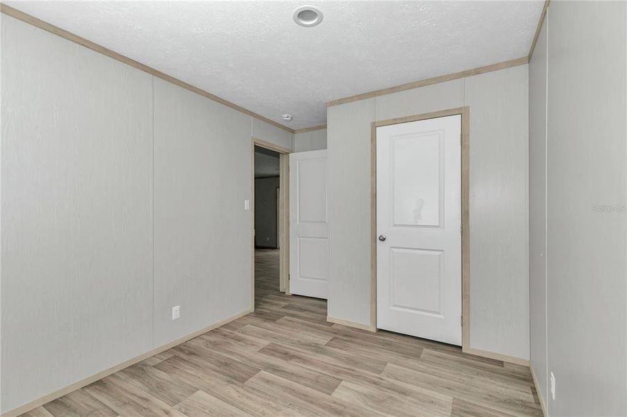 Spacious, unfurnished interior of a new home in , Williston (Image 31).