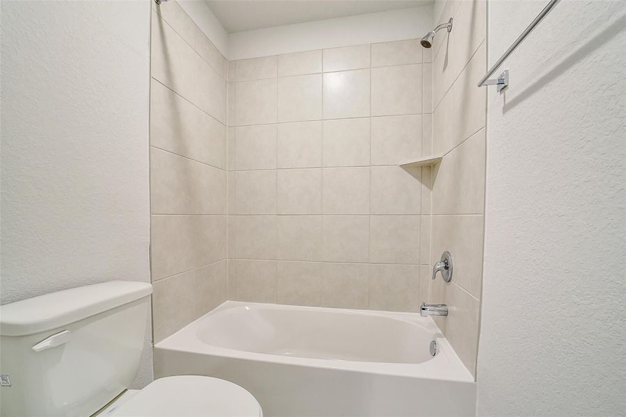 Image 39 of a home in Lakes at Black Oak.