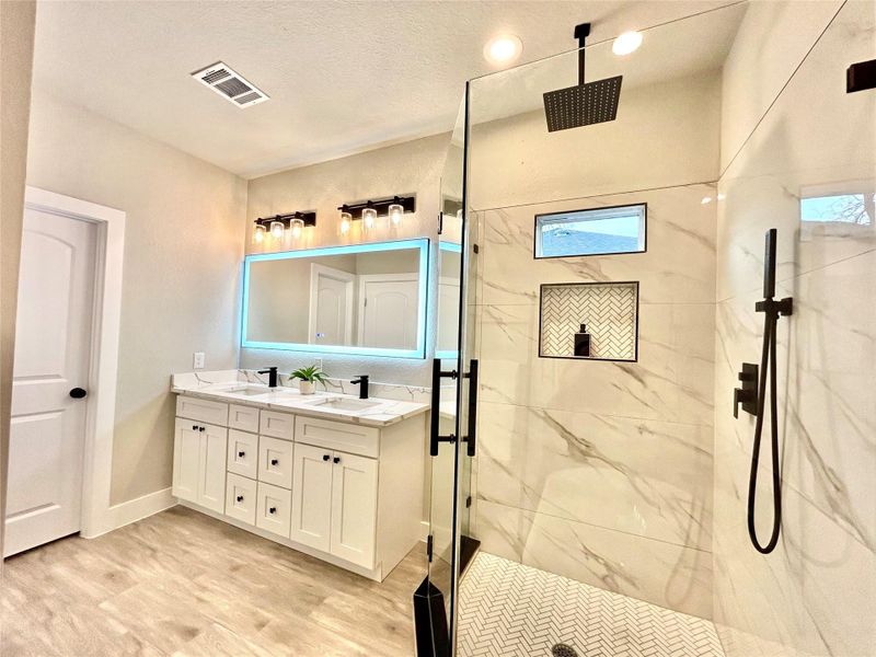 Furnished interior view inside a new home in , Bastrop (Image 13).