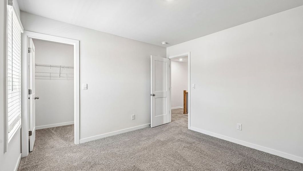 Spacious, unfurnished interior of a new home in Oak Grove Hill, Huntersville (Image 33).