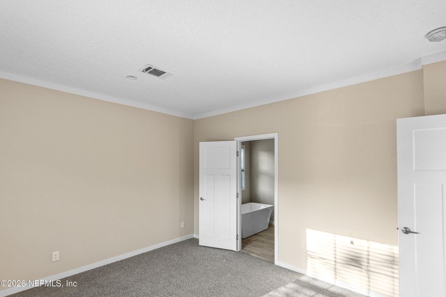 Spacious, unfurnished interior of a new home in , Keystone Heights (Image 20).
