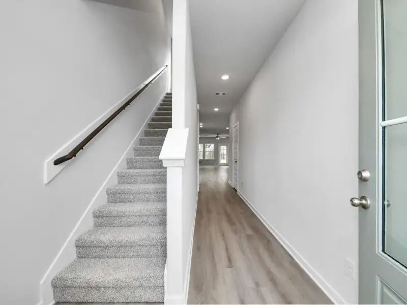 Spacious, unfurnished interior of a new home in Windmill Estates, Magnolia (Image 14).