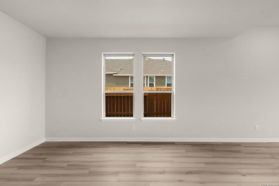 Spacious, unfurnished interior of a new home in Meyer Ranch - Enclave, New Braunfels (Image 15).