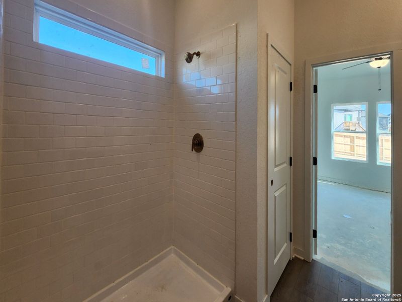 Spacious, unfurnished interior of a new home in Arcadia Ridge, San Antonio (Image 12). Spacious, unfurnished interior of a new home in Arcadia Ridge, San Antonio (Image 12).