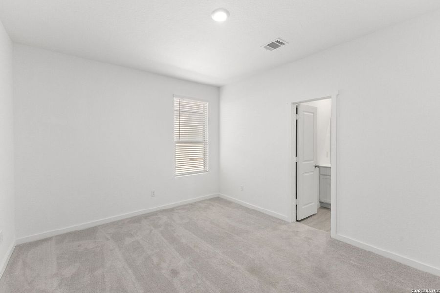 Spacious, unfurnished interior of a new home in Grace Valley, Marion (Image 40).