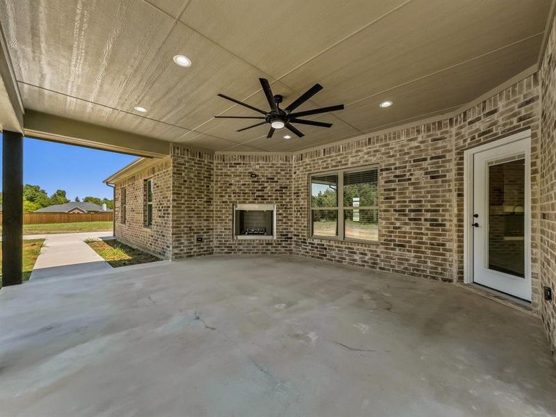 Exterior details and patio area of a home in , Ector (Image 3).