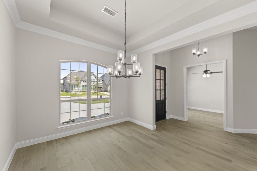 Representative unfurnished interior of a home built from the Stirling by Windsor Homes in Estates at Rockhill, Frisco (Image 16).